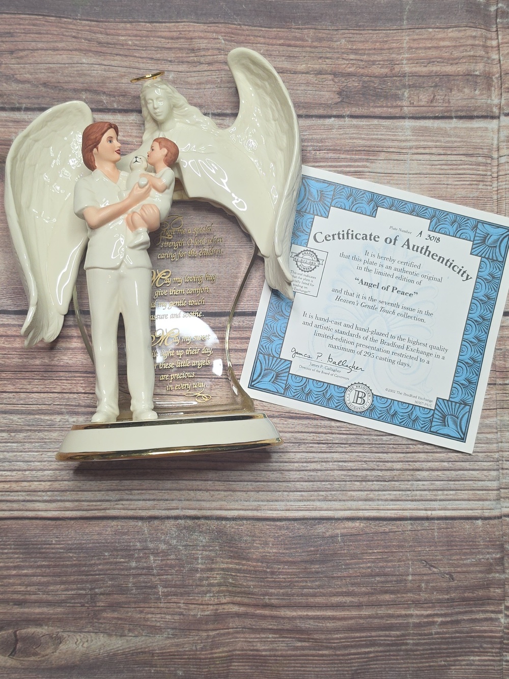 The Bradford Exchange Heavens Gentle Touch "Angel Of Peace" RN Nurse Figurine
